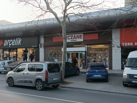 Annem Eczanesi (Ataşehir) görseli