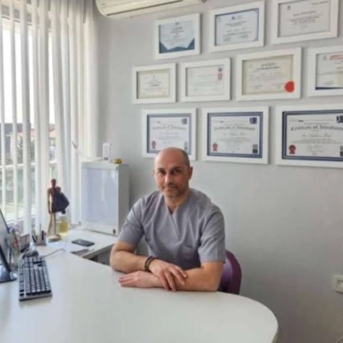 Dr. Ayhan Mert görseli