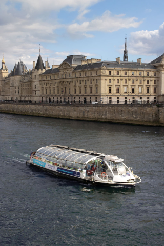 Batobus Paris görseli