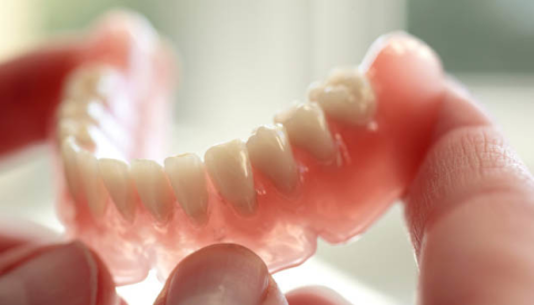 Dental Diş Protezi görseli
