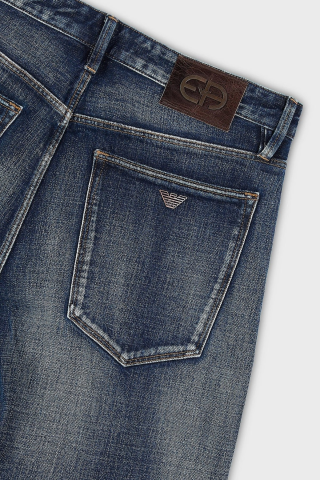 Armani Jeans görseli
