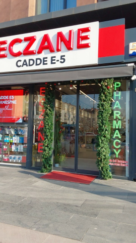 Cadde E-5 Eczane Küçükçekmece görseli