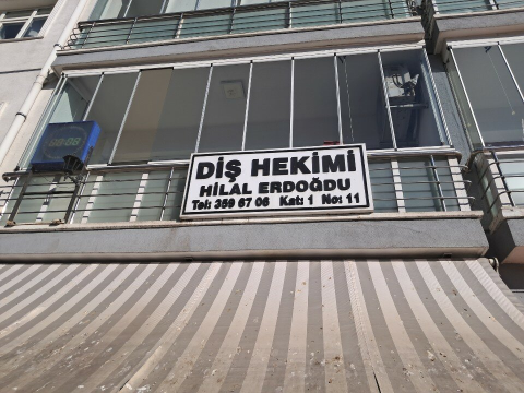Diş Hekimi Hilal Erdoğdu görseli