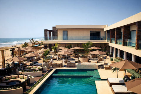 Alora Beach Club görseli