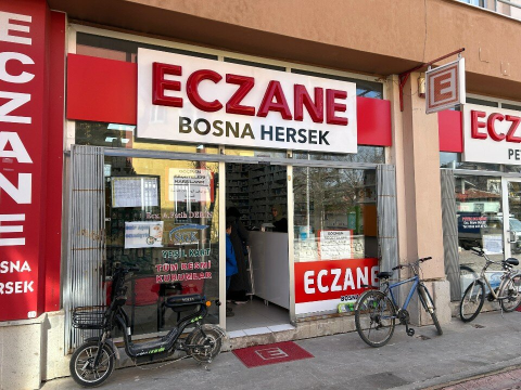 Bosna Hersek Eczanesi görseli