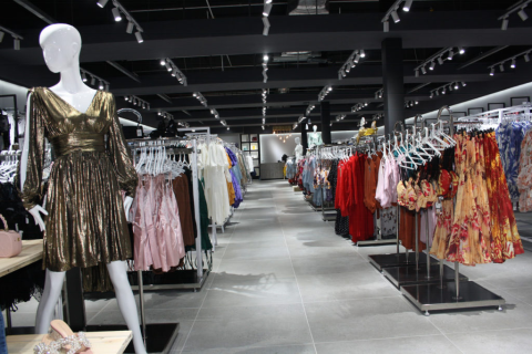 Blaze Clothing Shop görseli