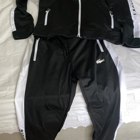 @Laccosmenstore görseli
