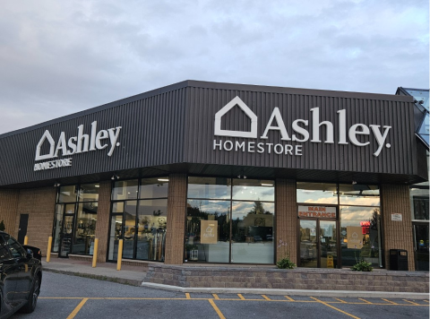 Ashley Furniture HomeStore görseli