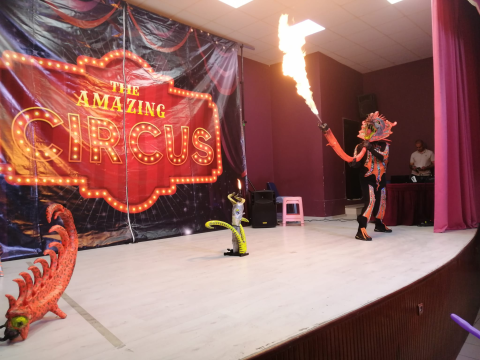 Crazy Honey Circus görseli