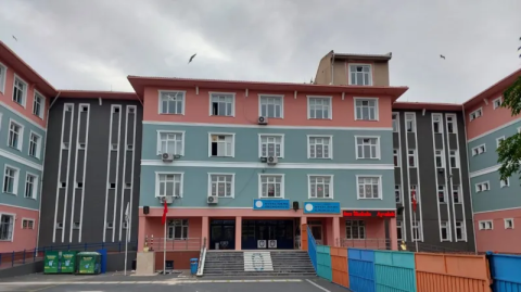Ayvalıdere Ortaokulu (Esenler) görseli