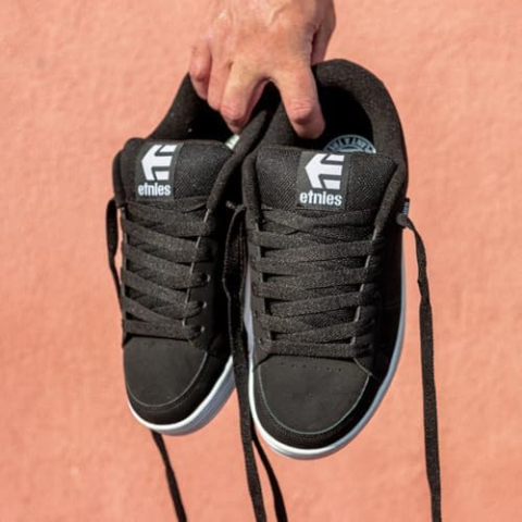 Etnies görseli
