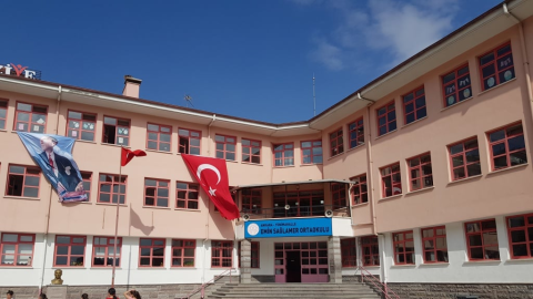 Emin Sağlamer Ortaokulu görseli