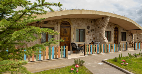 Cappadocia Hobbit House görseli