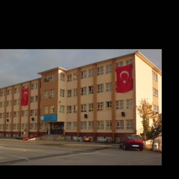 Cumhuriyet Ortaokulu (Maltepe) görseli