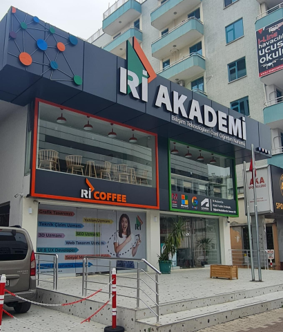 Akademi Bilişim Kursları görseli
