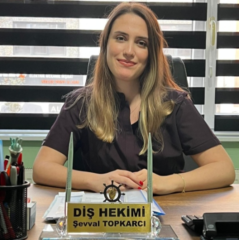 Dt. Şevval Topkarcı görseli