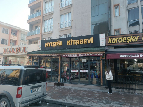 Ayışığı Kitabevi görseli