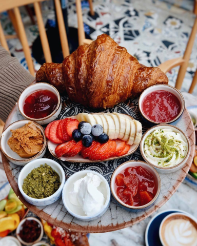 Brekkie Croissant & Cookie görseli