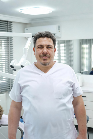 Diş Hekimi Sarp Şuayip Yazıcı görseli