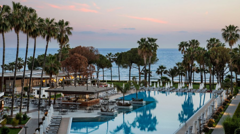 Acanthus Cennet Barut Collection görseli